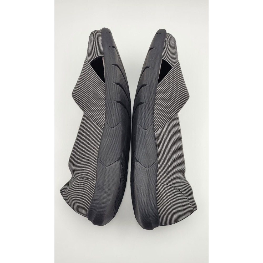 BareTraps Kami Women's Slip On Sandals Size 7.5 Gray Black Elastic Comfort Flats - Picture 4 of 11